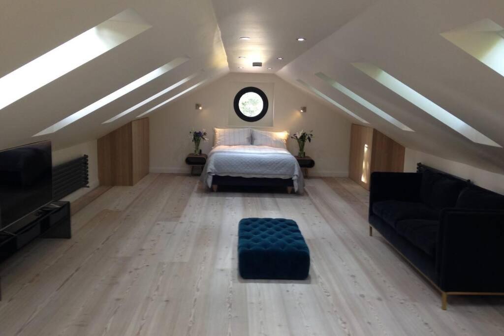 Luxury Coach House Next To Woodland In Knutsford Villa Exterior photo