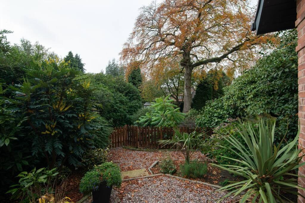 Luxury Coach House Next To Woodland In Knutsford Villa Exterior photo
